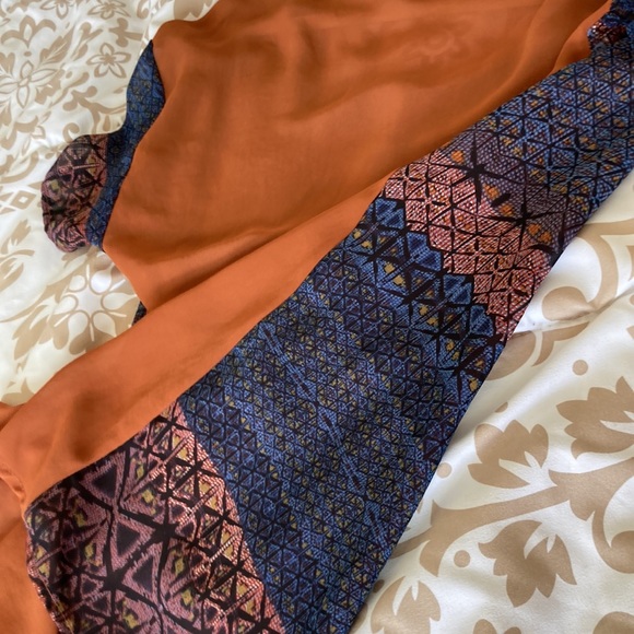 🛍️🛍️ 3 for $5. Beautiful sheer top in multiple colors - Picture 5 of 7